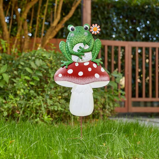 Glitzhome® 30" Metal Stacked Mushroom & Frog Yard Stake